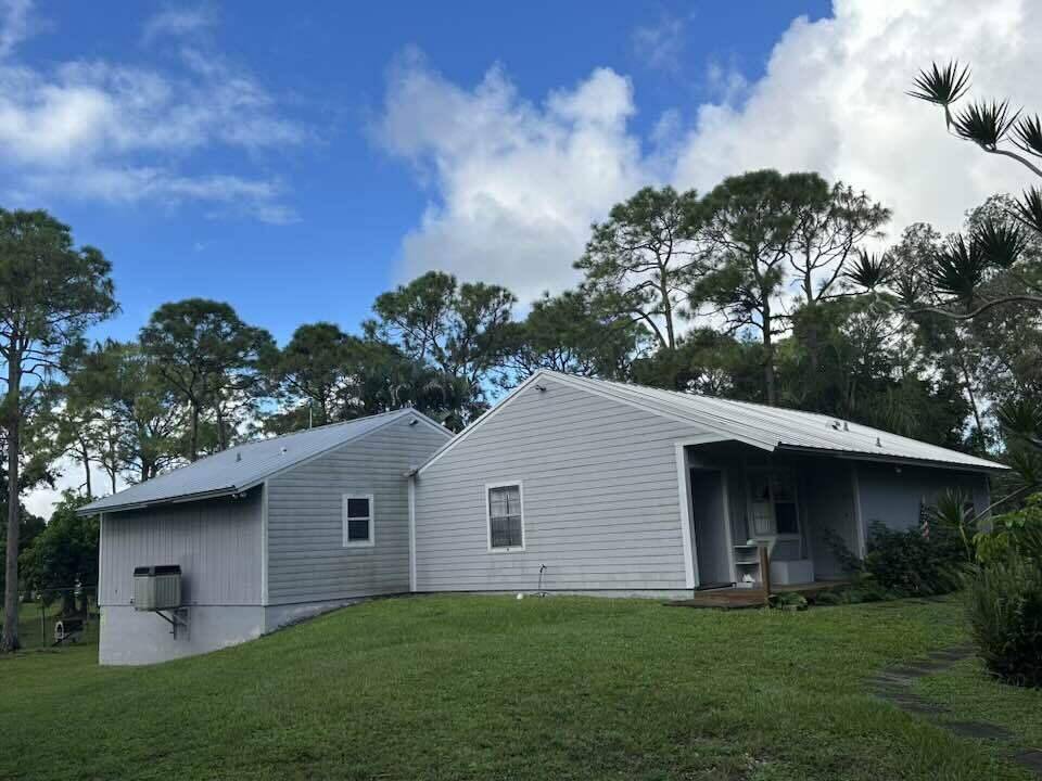 Come make this home yours !