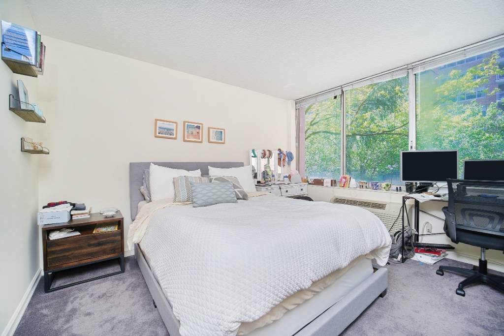 INCREDIBLE LENOX HILL 1BR AT THE FONTAINE.