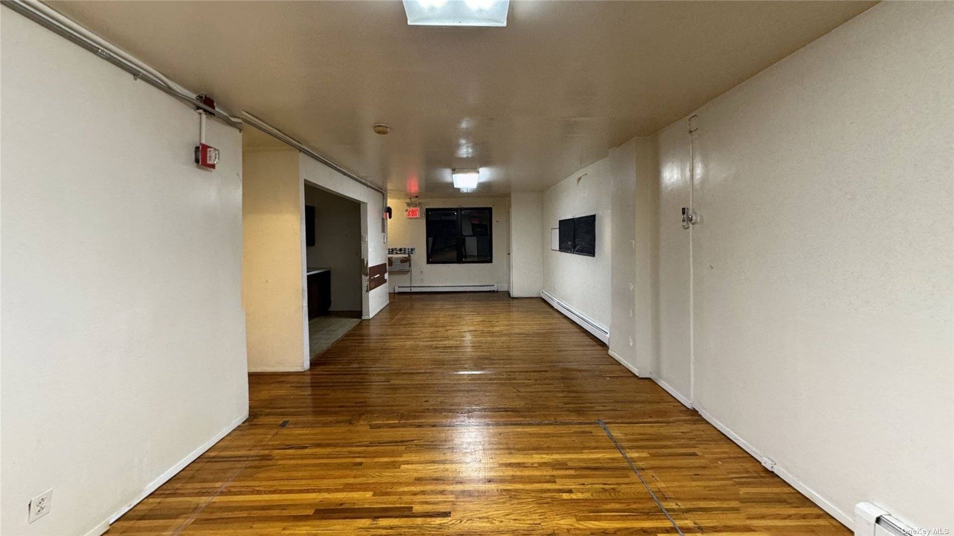 Welcome to Hillside Jamaica's Hottest spot Great opportunity to Lease an entire floor of approximately 1393 SF at the heart of Jamaica Hillside, within walking distance of every conceivable convenience ...
