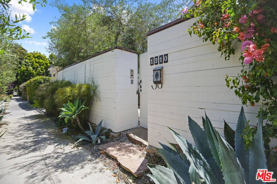 1210   Cabrillo Ave 4BR Marina Del Rey La