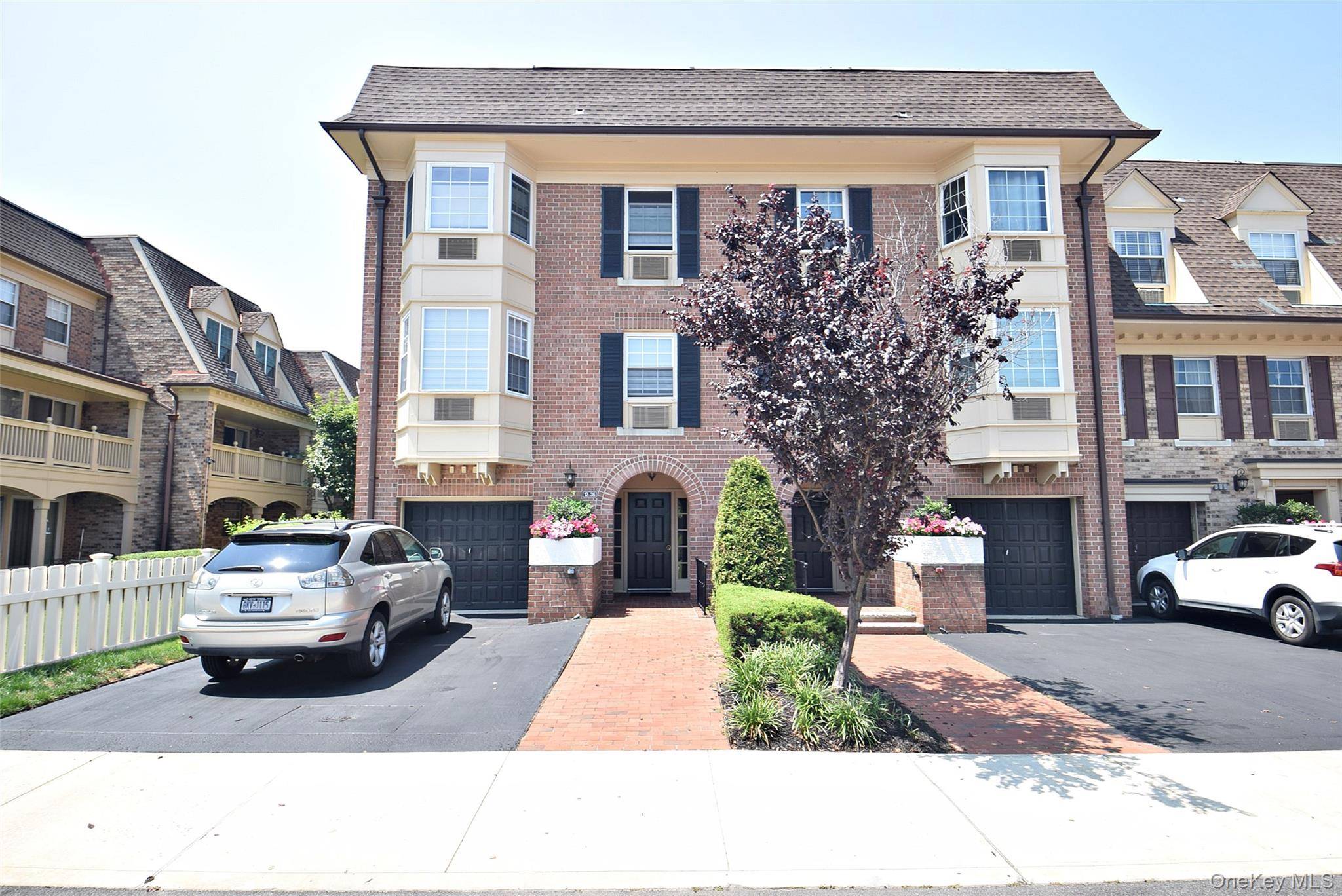 BAYBRIDGE LUXURY CONDO amp ; GATED COMMUNITY WITH RESORT STYLE LIVING, SIMPLEX, CORNER UNIT 1 BR, MINT CONDITION, TOTALLY UPDATED 1 BEDROOM, 1 BATHS, WITH PATIO, WOOD FLOORS, WASHER DRYER, ...