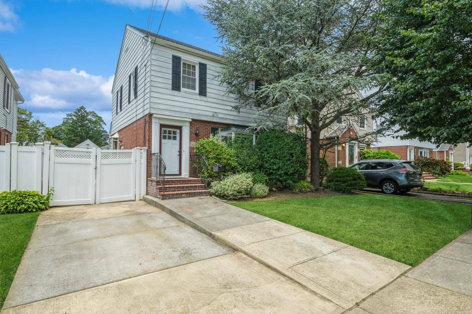 3 bedroom 2 Full Bath Charming Colonial in the Heart of West Hempstead.