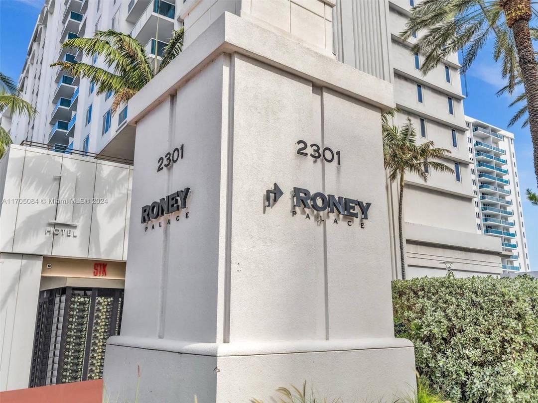 Stunning 1BR 1BA in Prestigious Roney Palace, South Beach Discover luxury living in this exquisite apartment located in the prestigious Roney Palace, right next to the 1Hotel in the heart ...