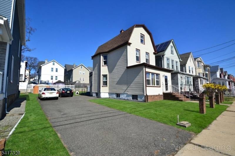 Welcome to 657 AKA 655 Chestnut St.