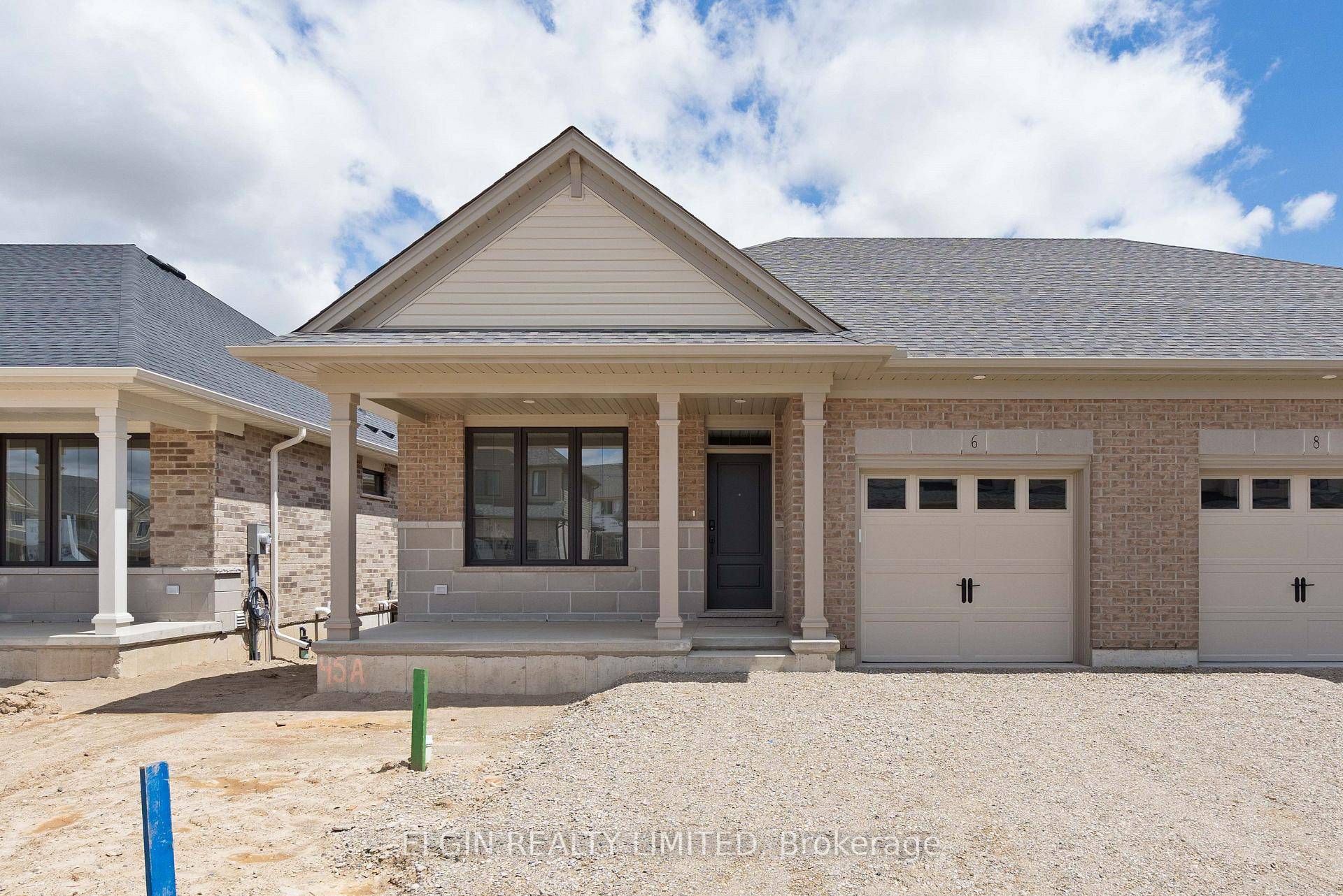 Move in ready ! Built by Hayhoe Homes, this semi detached bungalow offers open concept one floor living with 3 bedrooms 2 1, 3 bathrooms including a private 3pc ensuite.