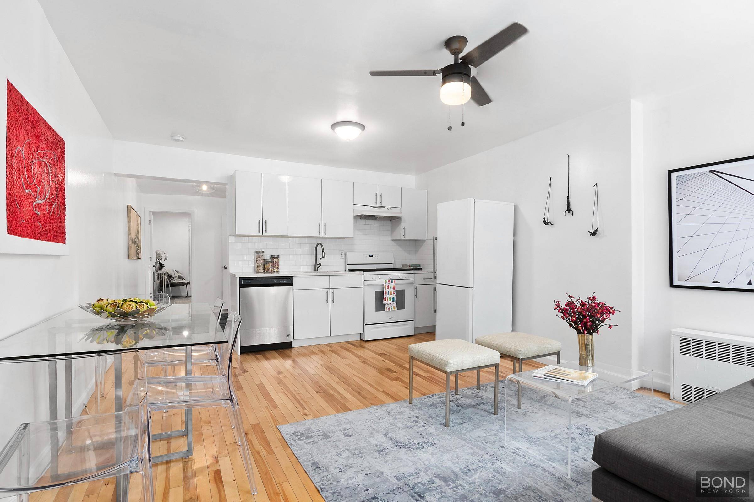 Welcome to 517 A Lexington Ave, 2, a 1 bedroom 2 full bathroom duplex offering a flexible layout and loads of space !