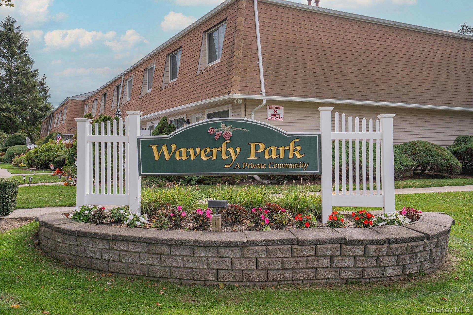 219 Storm Drive, Holtsville, NY Waverly Park Condos Welcome to Waverly Park !