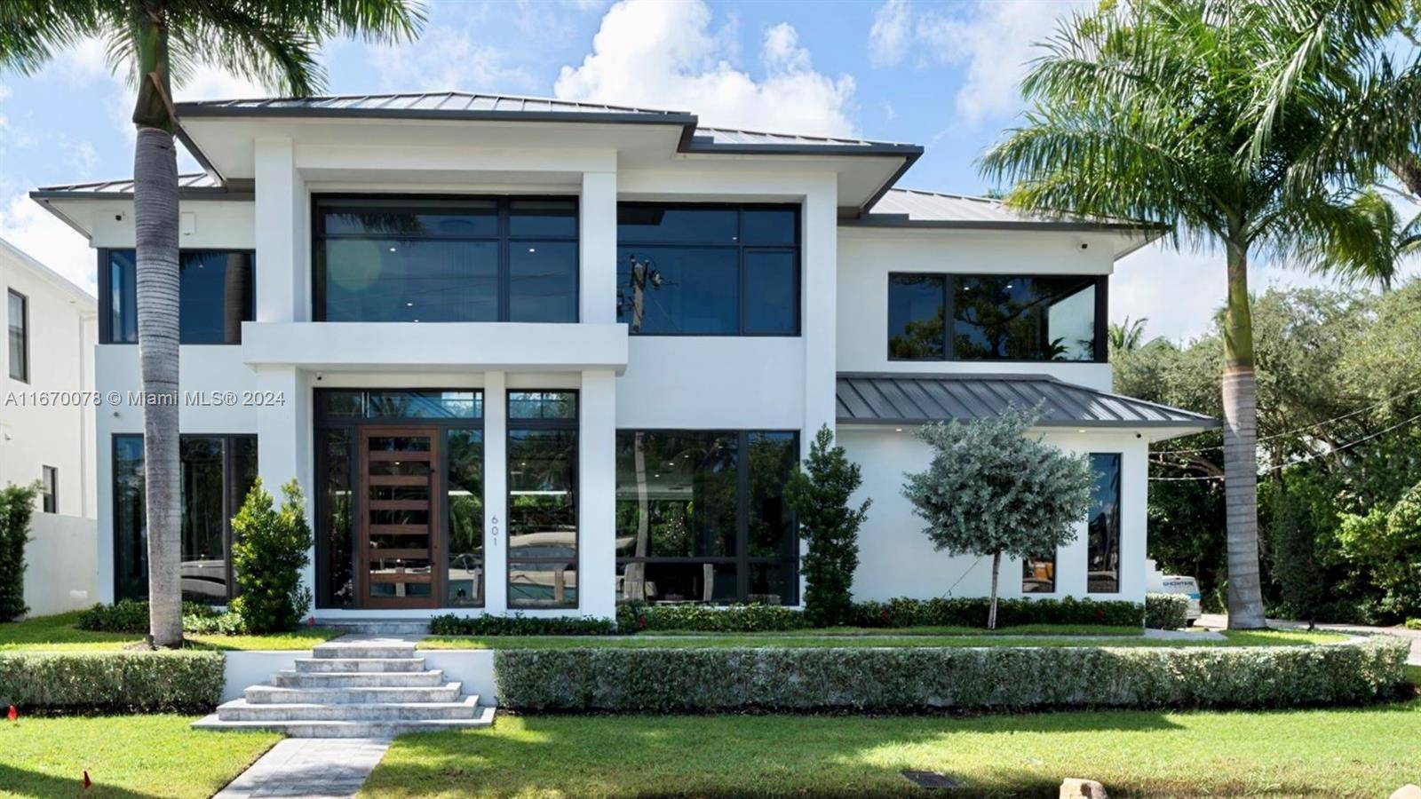 Brand new residence with stunning waterway views, new dockage, no fixed bridges, and quick access to the Intracoastal and ocean.
