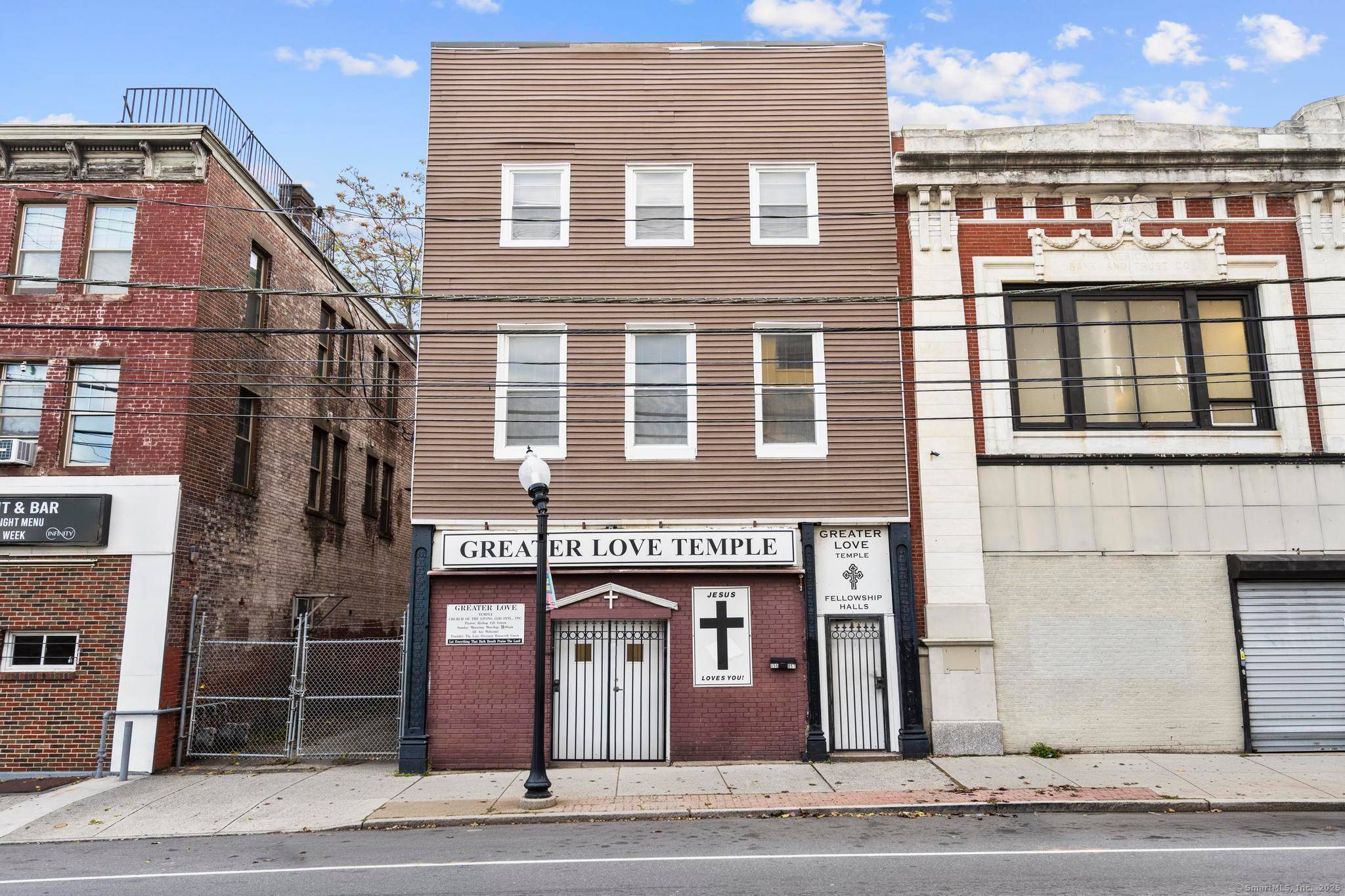 855 857 East Main Street, Bridgeport, CT, is a 7, 644 sq ft historic commercial building set on a 2, 574 sq ft lot in the city's East Main Street ...