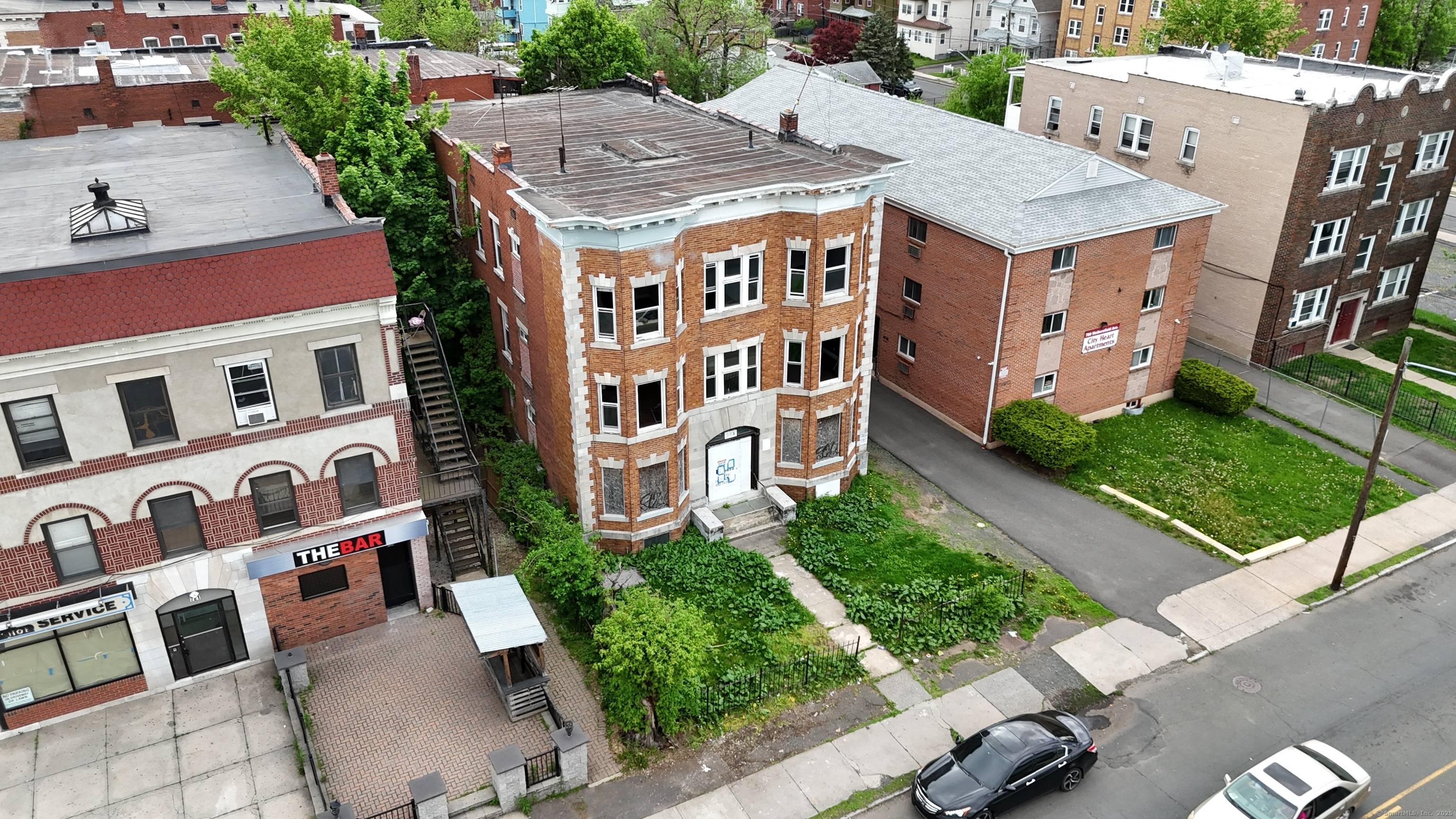 Welcome to 715 Wethersfield Ave.
