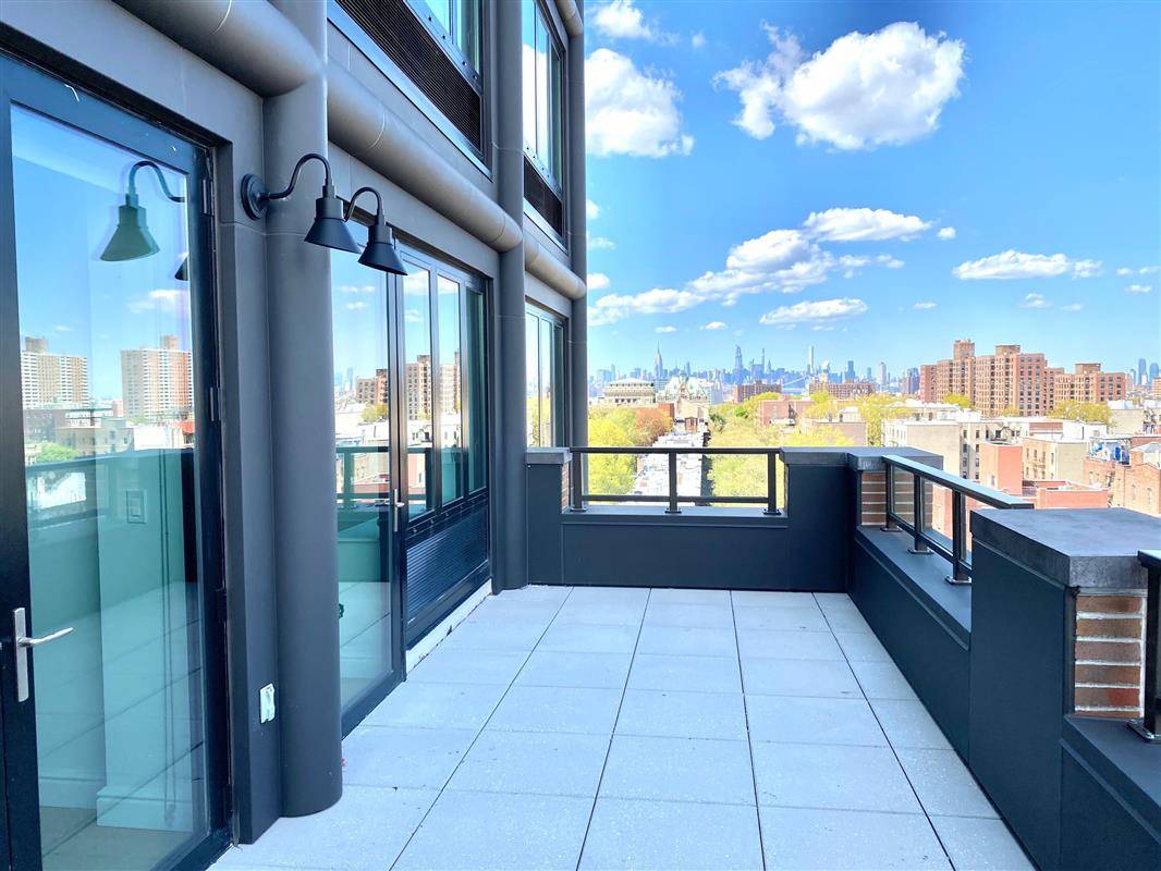 Virtual Open House times available by appointment This customized corner 2 bed 2 bath offers sweeping views of Manhattan, Fort Greene and Downtown Brooklyn from the kitchen, living room AND ...