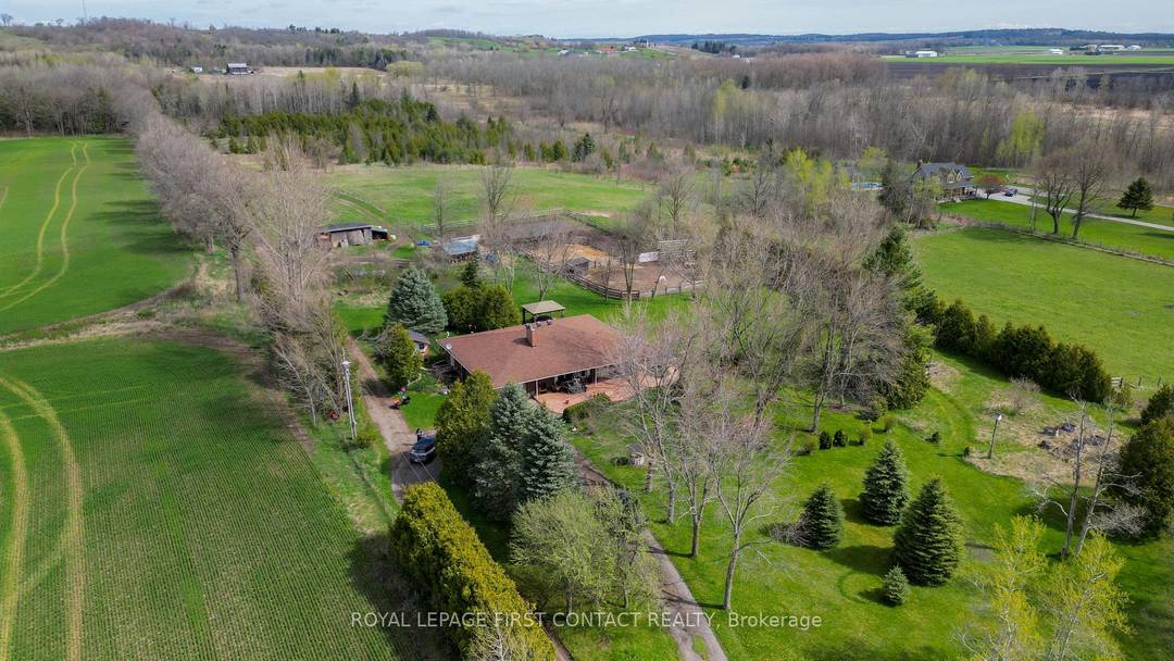 Attention Investors, Developers amp ; Farm Hobbyists Welcome to this 25 acre property in the Township of Innisfil.