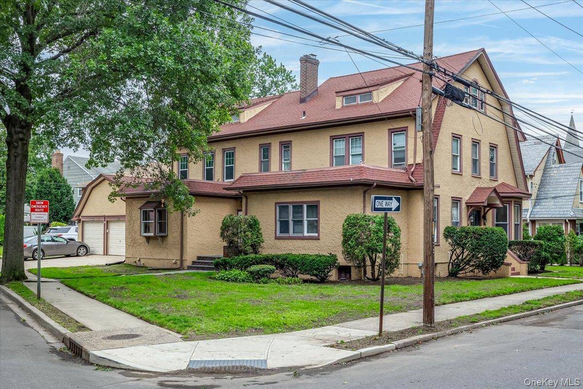A 2 Bedroom LUXURY RENTAL in the Village of Floral Park.