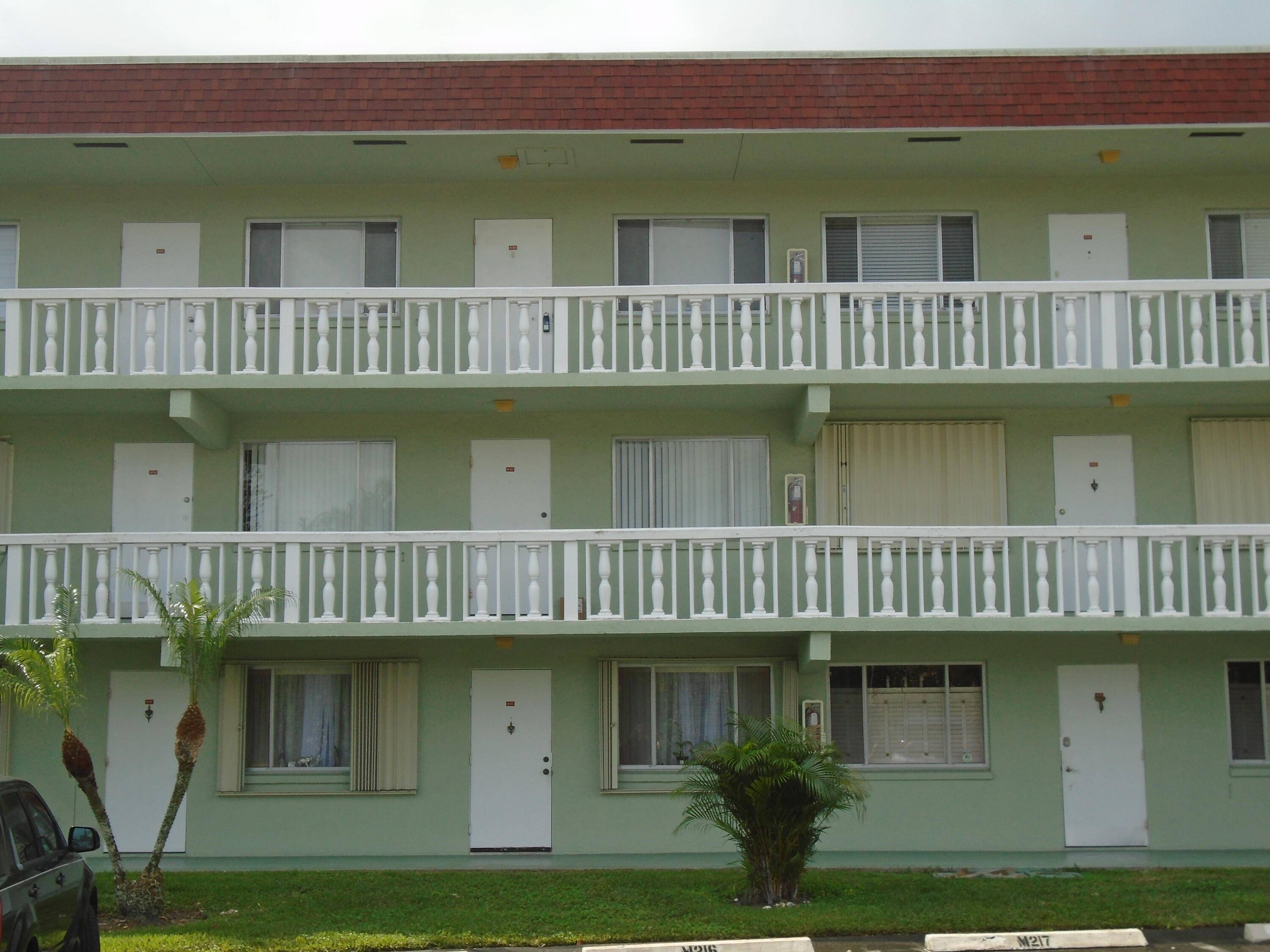 Very nice updated unit. Lovely kitchen with tile floor, newer cabinets, granite counter top, upgraded lighting and appliances.