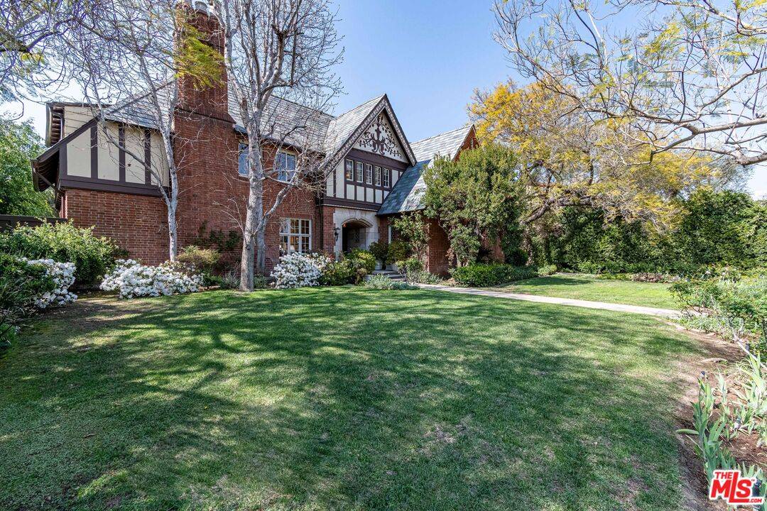 145  S Hudson Ave 6BR Mid Wilshire La