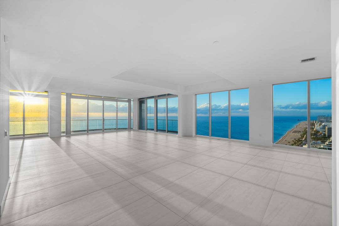 Experience the ultimate expression of oceanfront opulence at Penthouse E2601, the crown jewel of Selene.