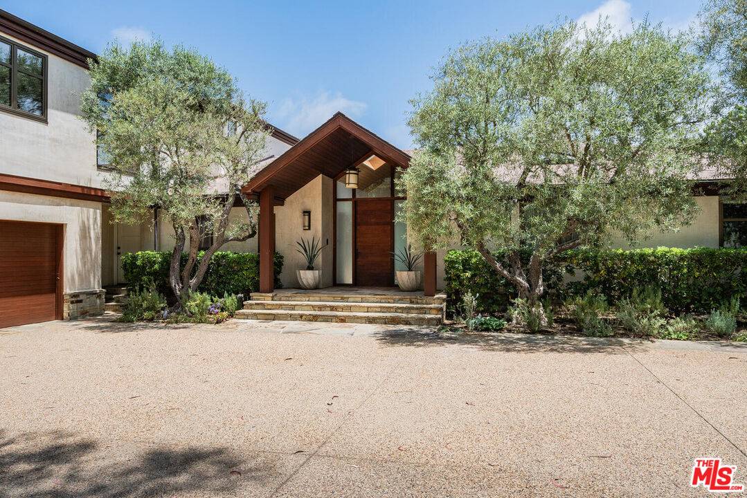 2232 NW Stradella Rd 7BR Bel Air La