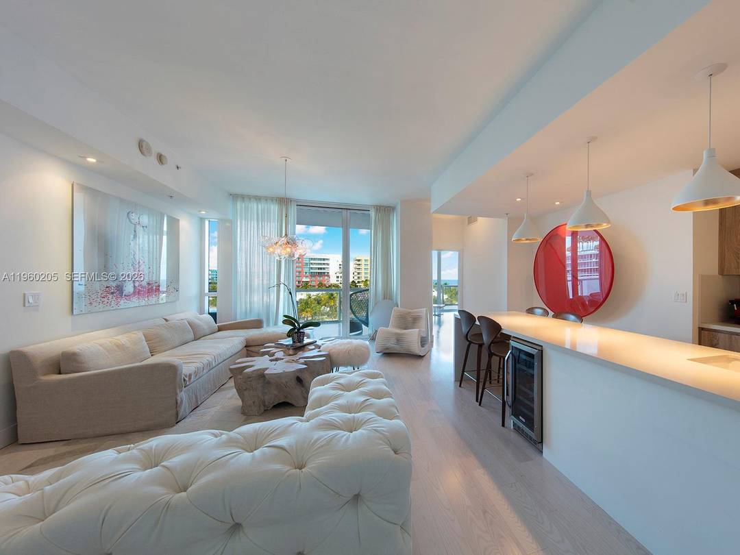 Contemporary renovation in this split 2 bed, 2.