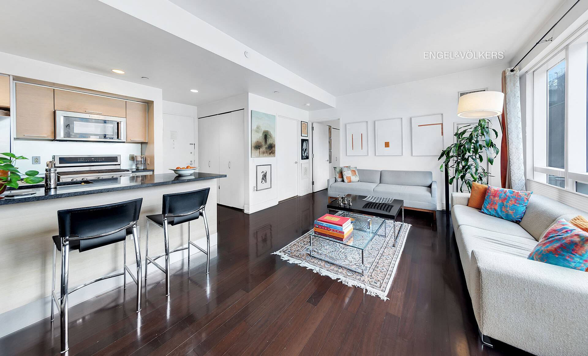 Prime Midtown Manhattan Hudson Yards Gorgeous 1 Bedroom 1 Bath home wrapped in Floor to Ceiling Windows facing West in the Full Service, Luxury Orion Condominium.