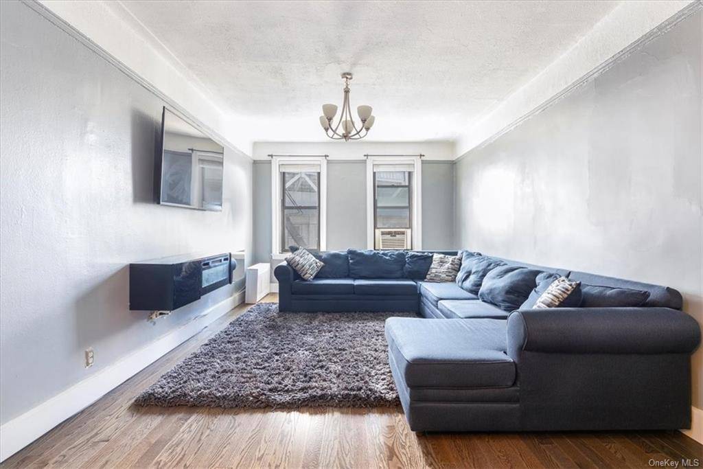 This spacious 3 Bedroom 2 Bath HDFC Coop is located in the Highbridge section of the Bronx.