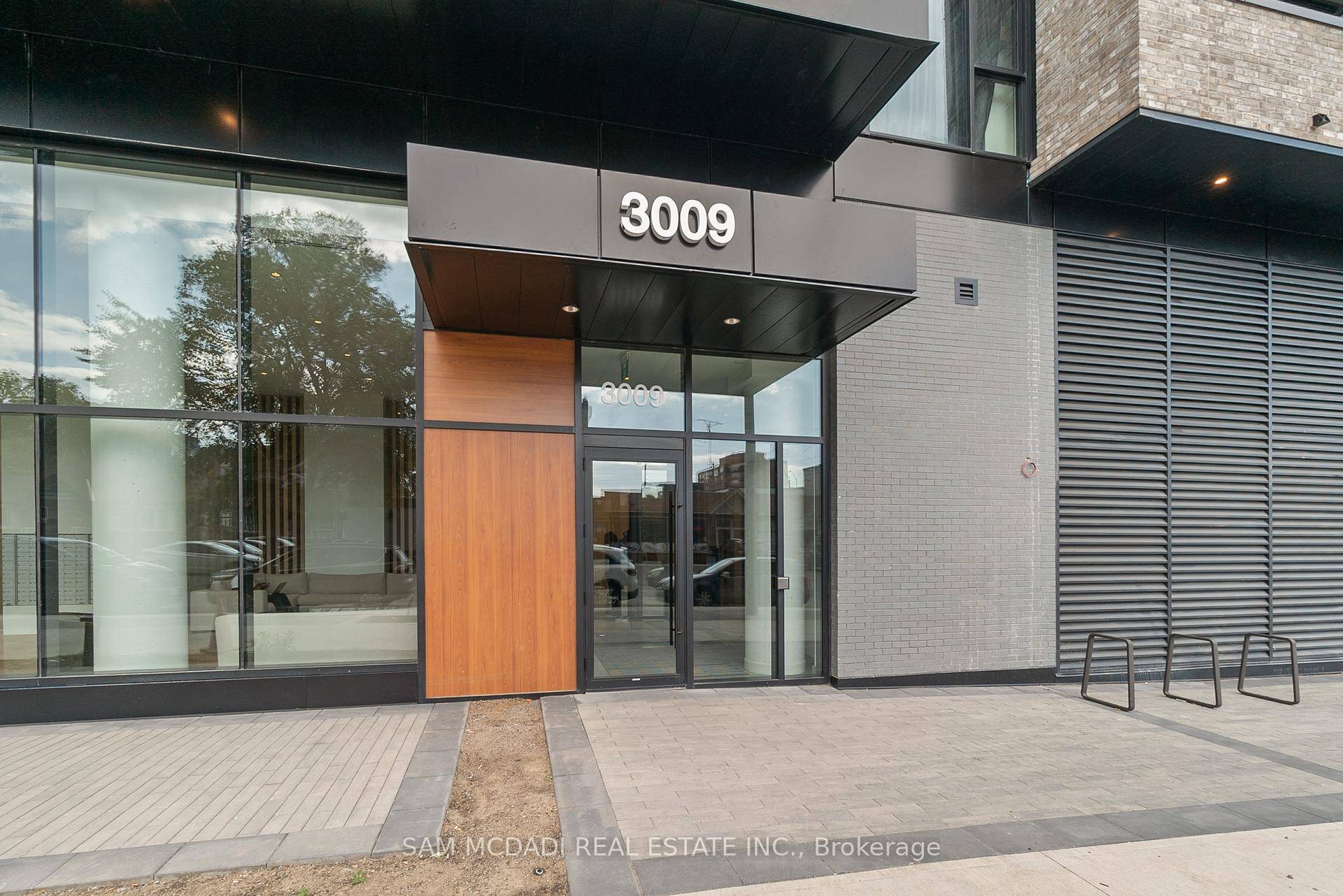 Brand New Modern and Spacious Open Concept Suite Convertible 1 Bedroom Style at ARTE Condos by Emblem in Vibrant Cooksville, MississaugaBe the first to call this 460 sq.