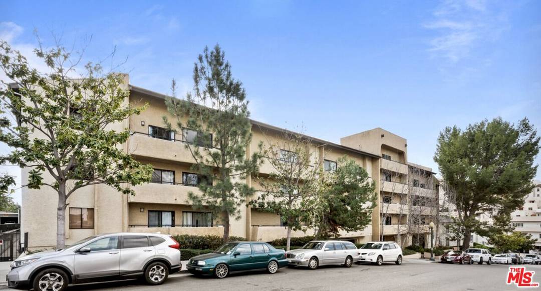 10982 Roebling Ave 1BR Westwood La