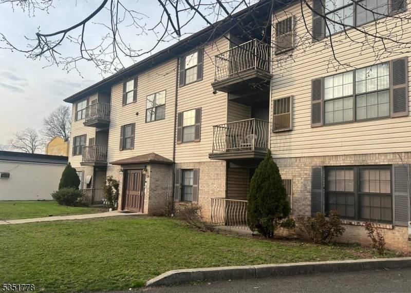 This condominium is located at 539 Bayway Ave, Elizabeth, NJ.