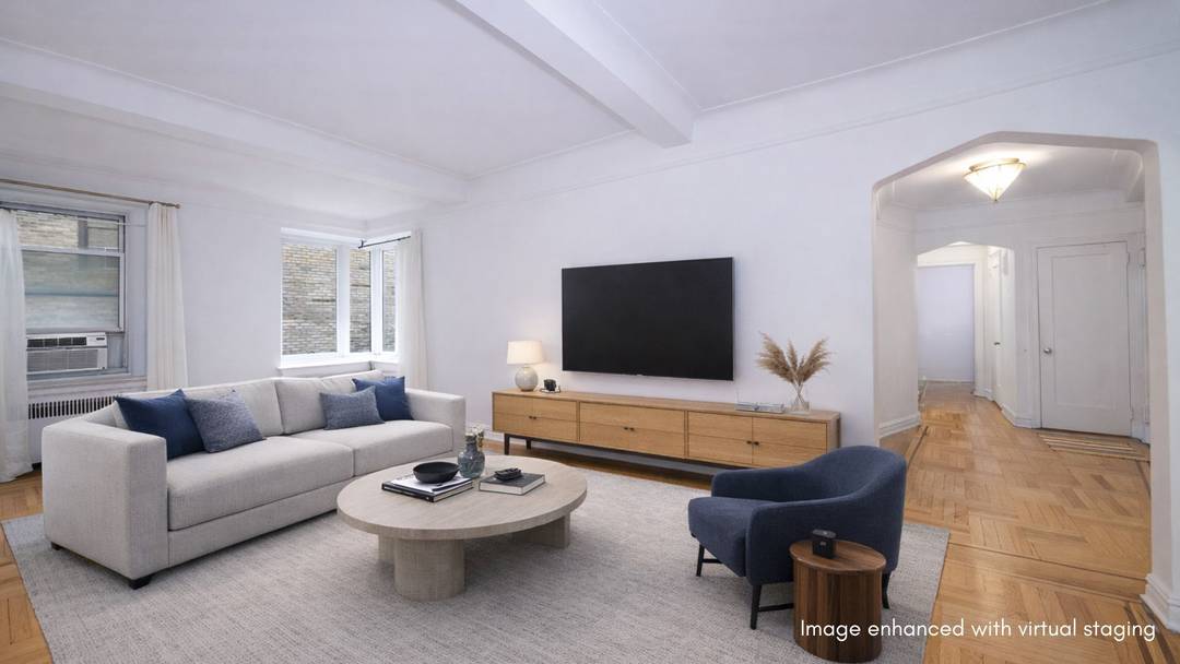 Two Bedroom Deco Treasure in Hudson Heights !