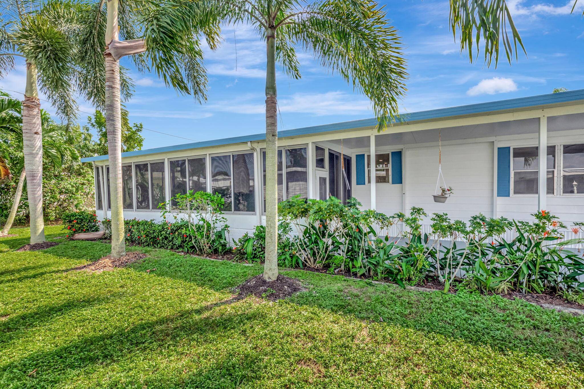 COMPLETELY UPDATED, 3 BEDROOM UNIT UNDER 200, 000 !