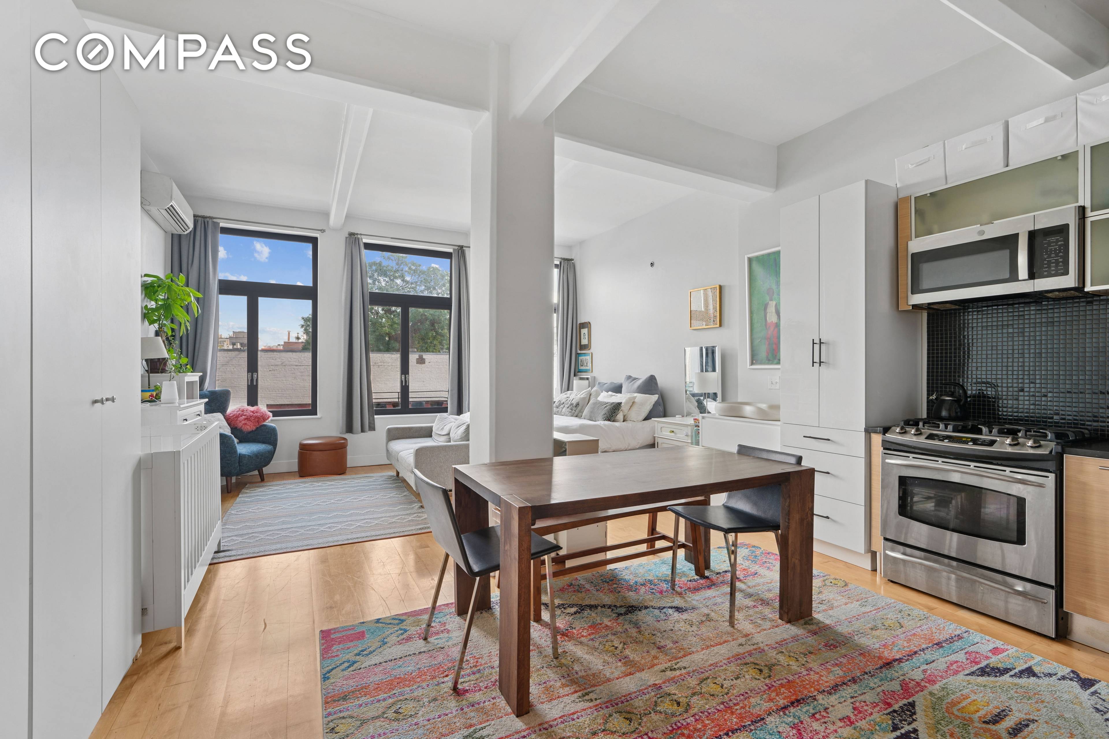 Loft living in the heart of Williamsburg !