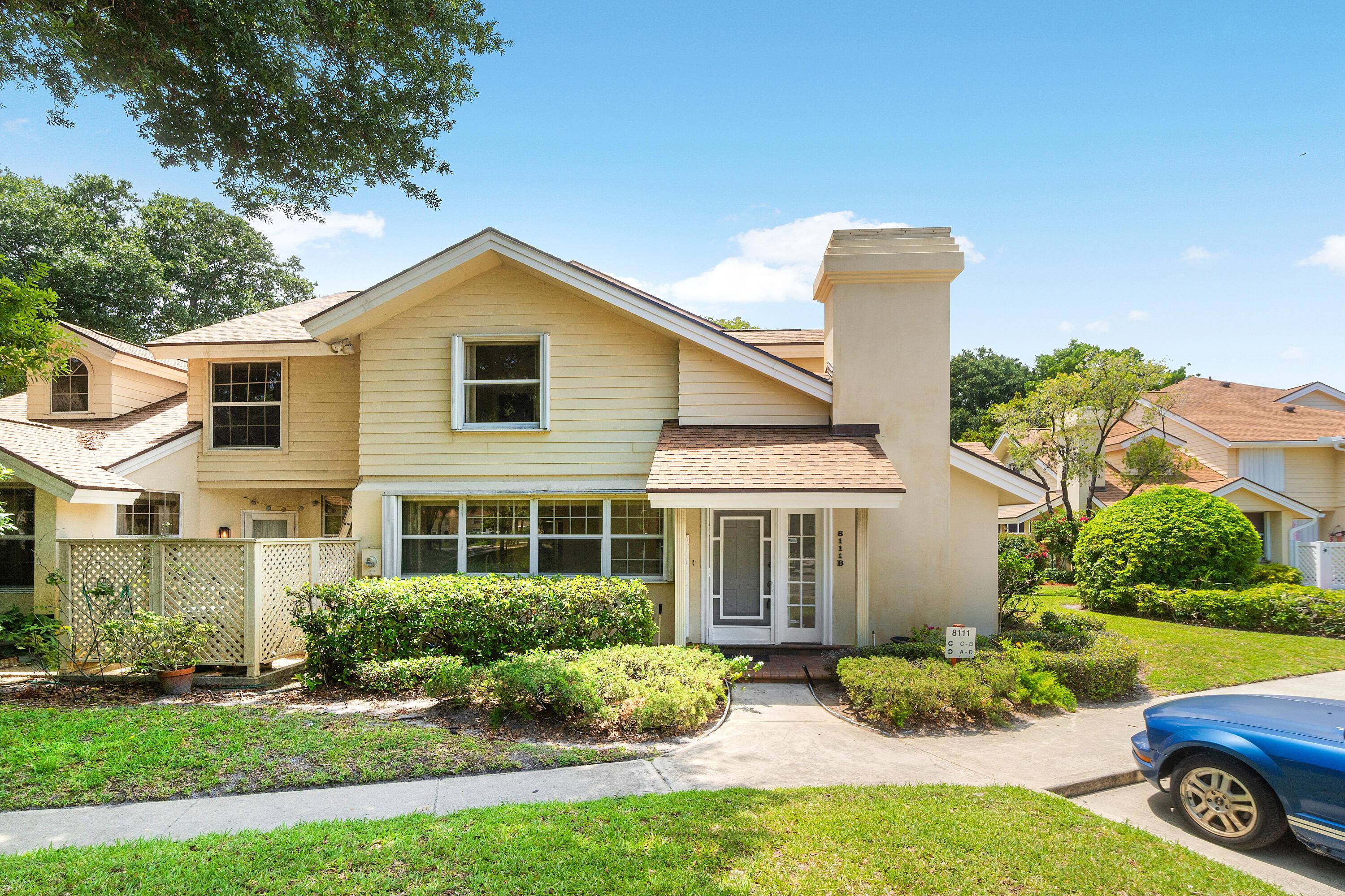 Welcome to your beautifully maintained and upgraded 3 bedroom, 2 bath townhouse in the highly desirable, guard gated community of Wellesley at Lake Clarke Shores !