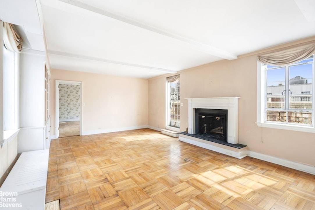 Apt requires a FULL RENOVATION PLEASE NOTE Sunday showings are not permitted.