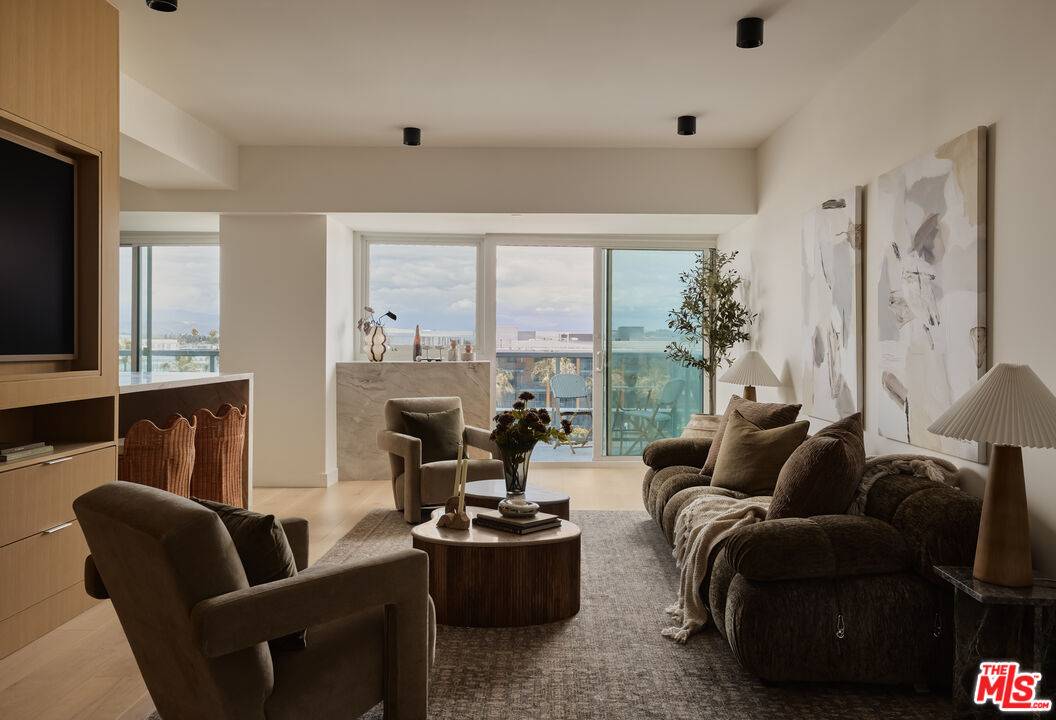 13600 Marina Pointe Dr 2BR Marina Del Rey La