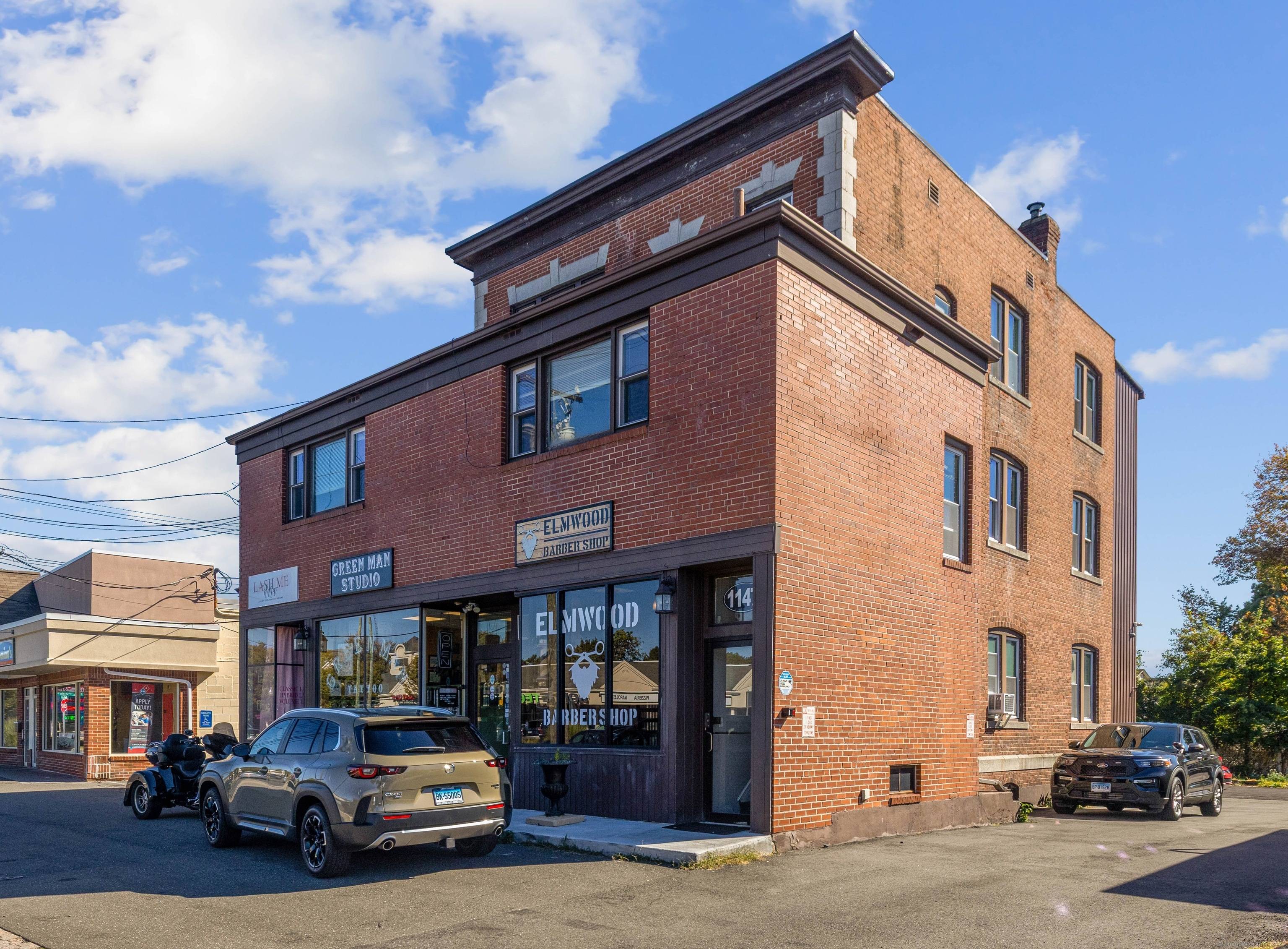 Prime West Hartford Mixed Use Investment Opportunity !