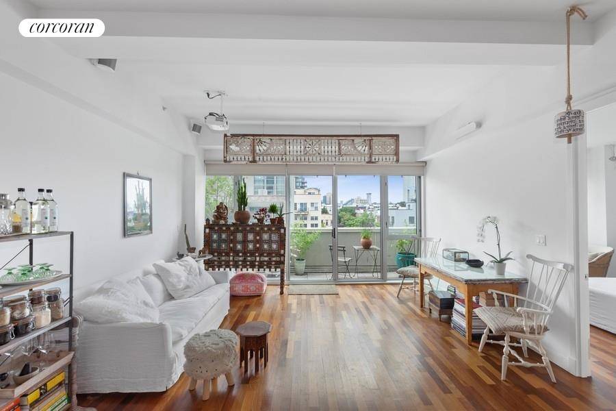 125 NORTH 10TH STREET APARTMENT S5F PRIME WILLIAMSBURGLOFT LIKE TERRACE W D D W GREAT VIEWS SOUTH EXPOSUREThis is a tremendous opportunity to lease an oversized, very bright, south facing, ...