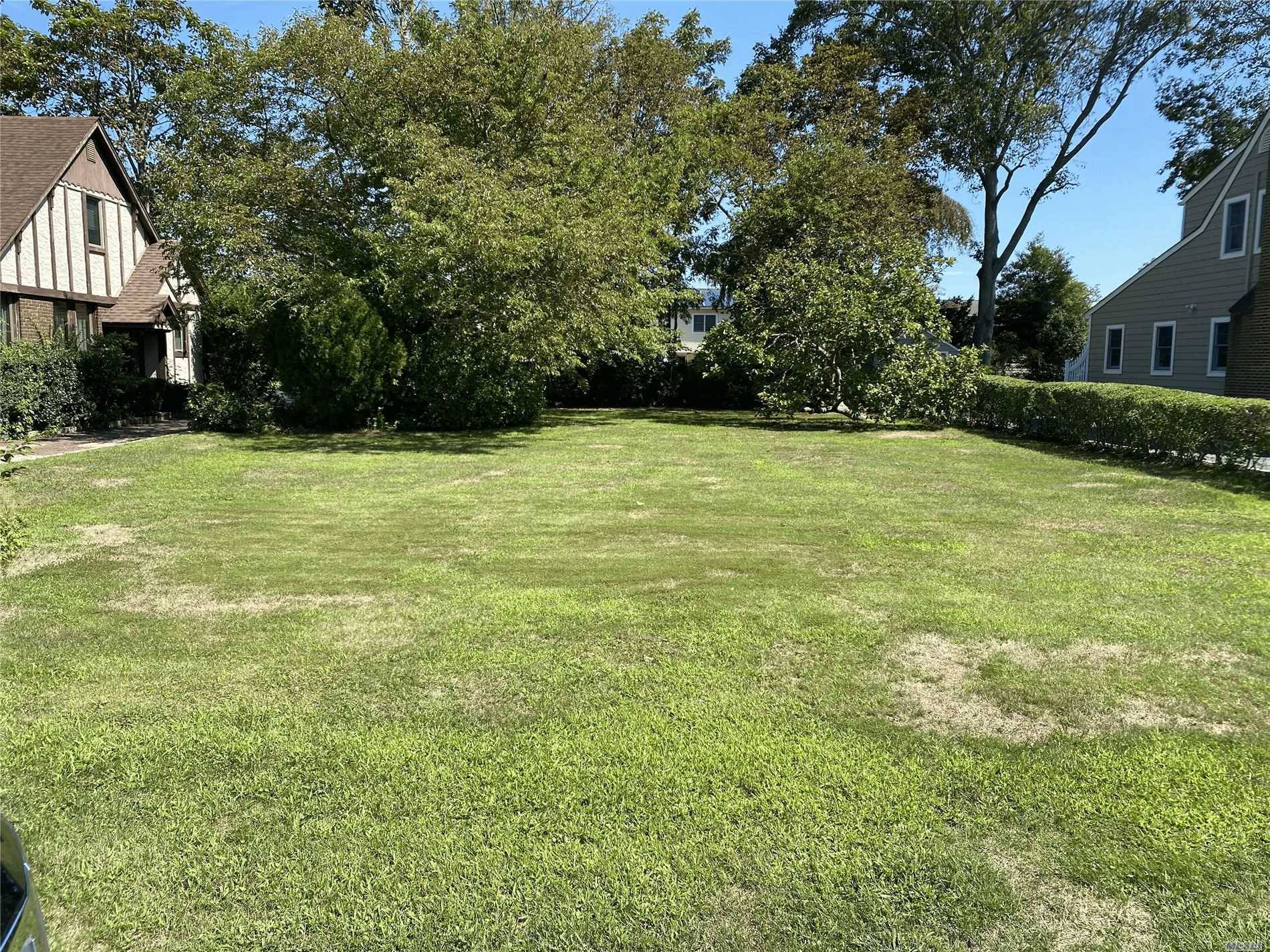 Sunset Road, Bay Shore NY 11706