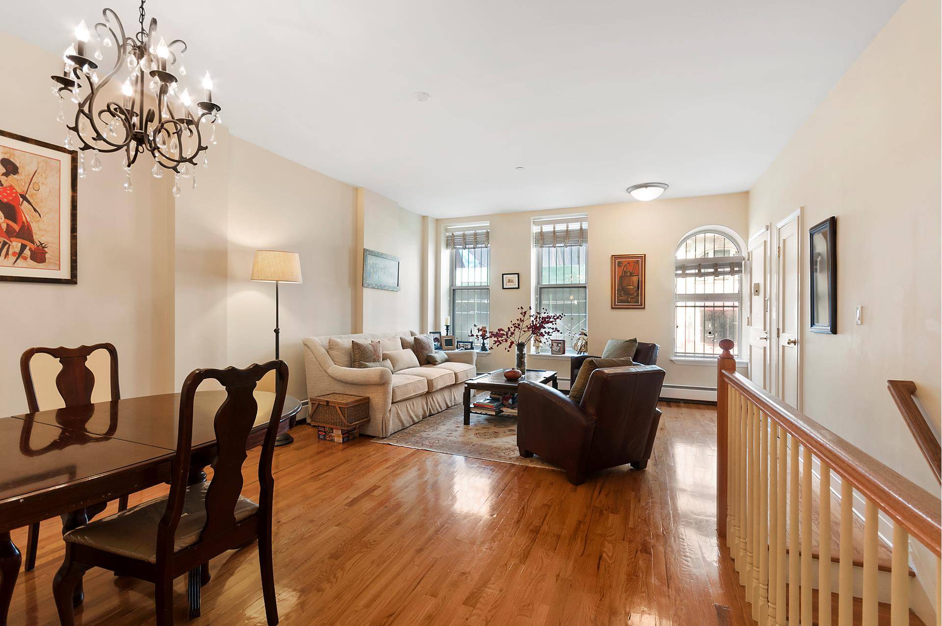 Offered is a generously sized 1, 512 sq ft south facing duplex garden apartment that can easily convert to a two bedroom layout.