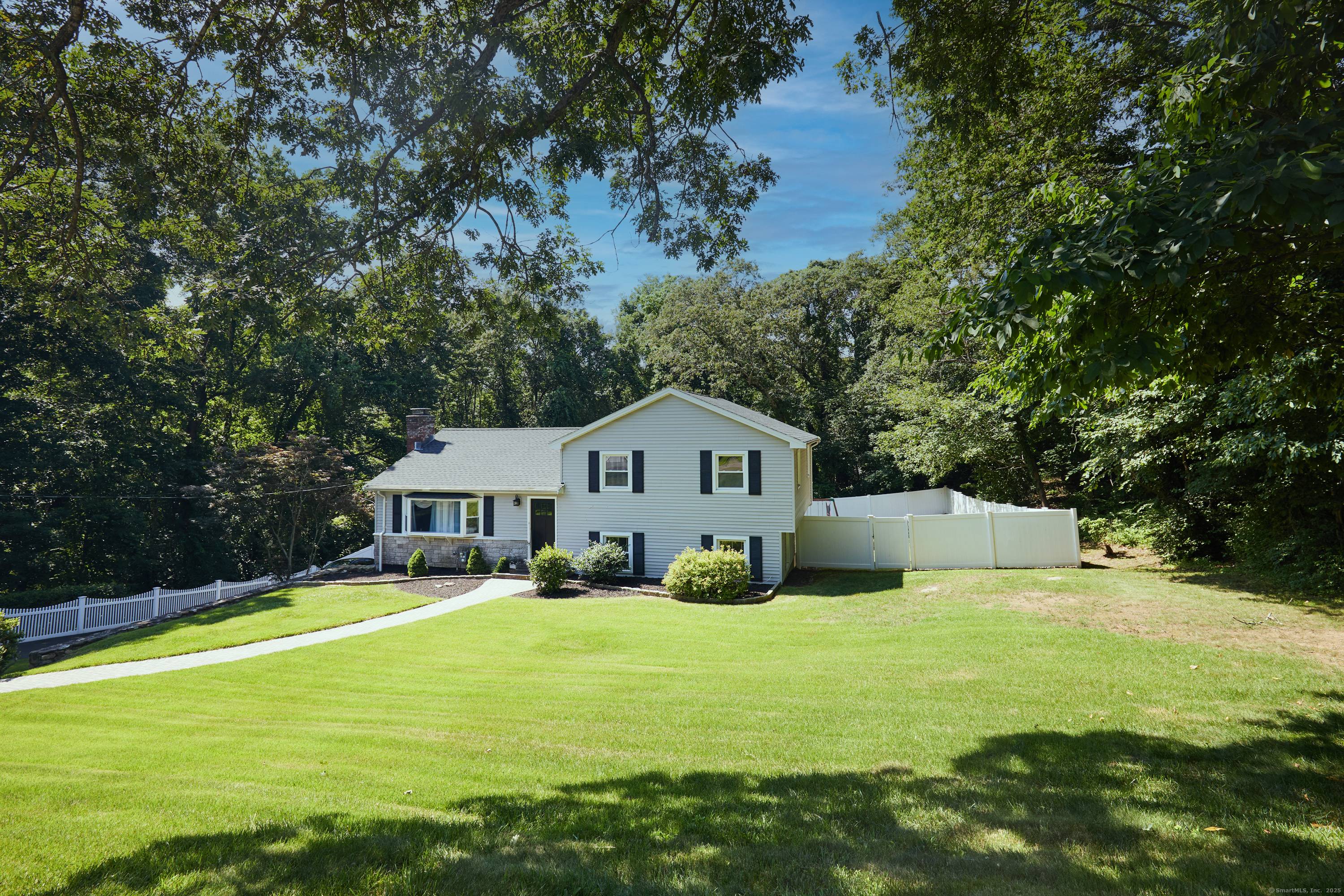 Schedule the movers and settle in before end of summer and enjoy the 3 levels of living area in your renovated and well decorated home.