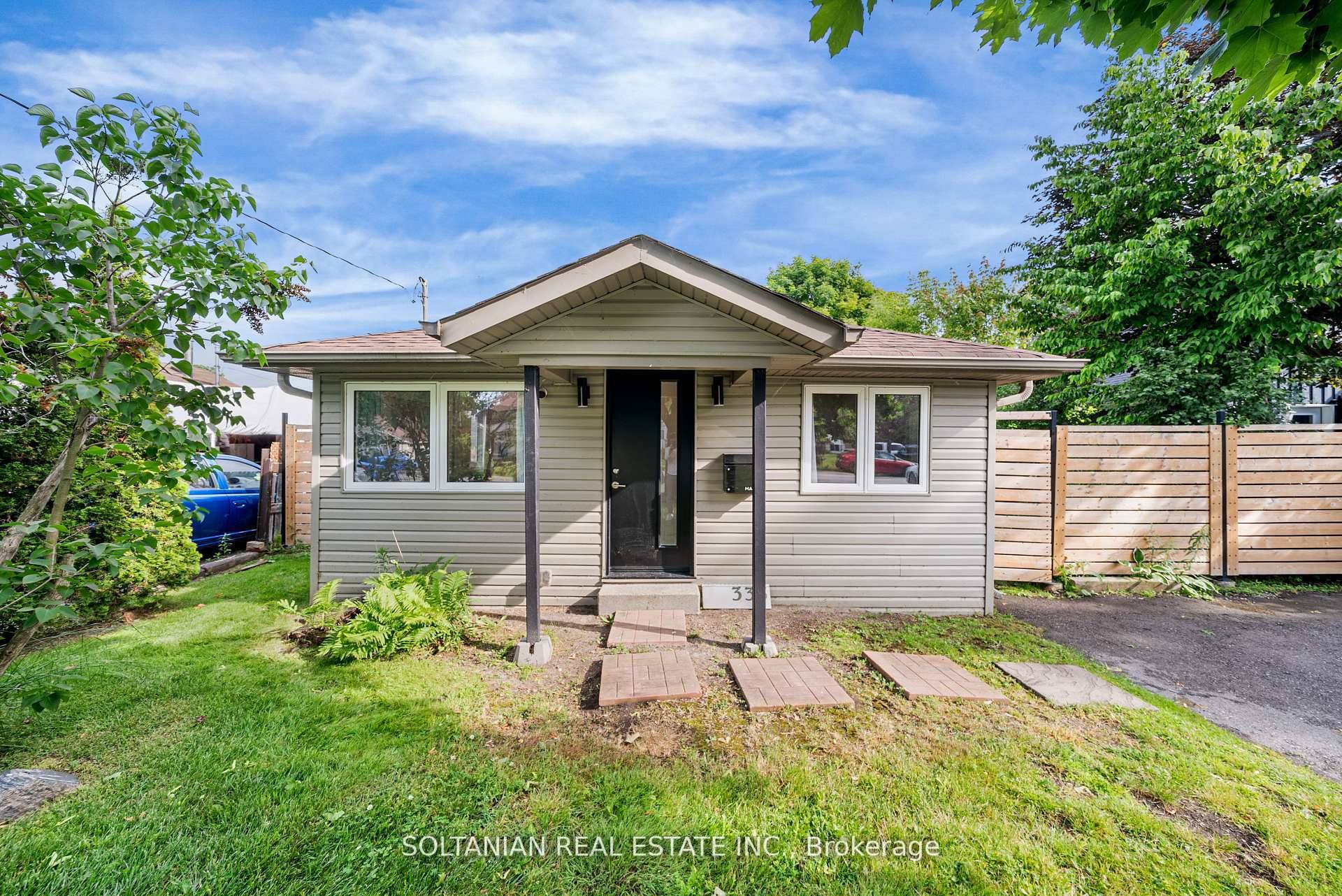 Welcome to 335 Miami Drive, a beautifully renovated gem nestled in the heart of Keswick South, just steps from the waters edge of Cooks Bay.