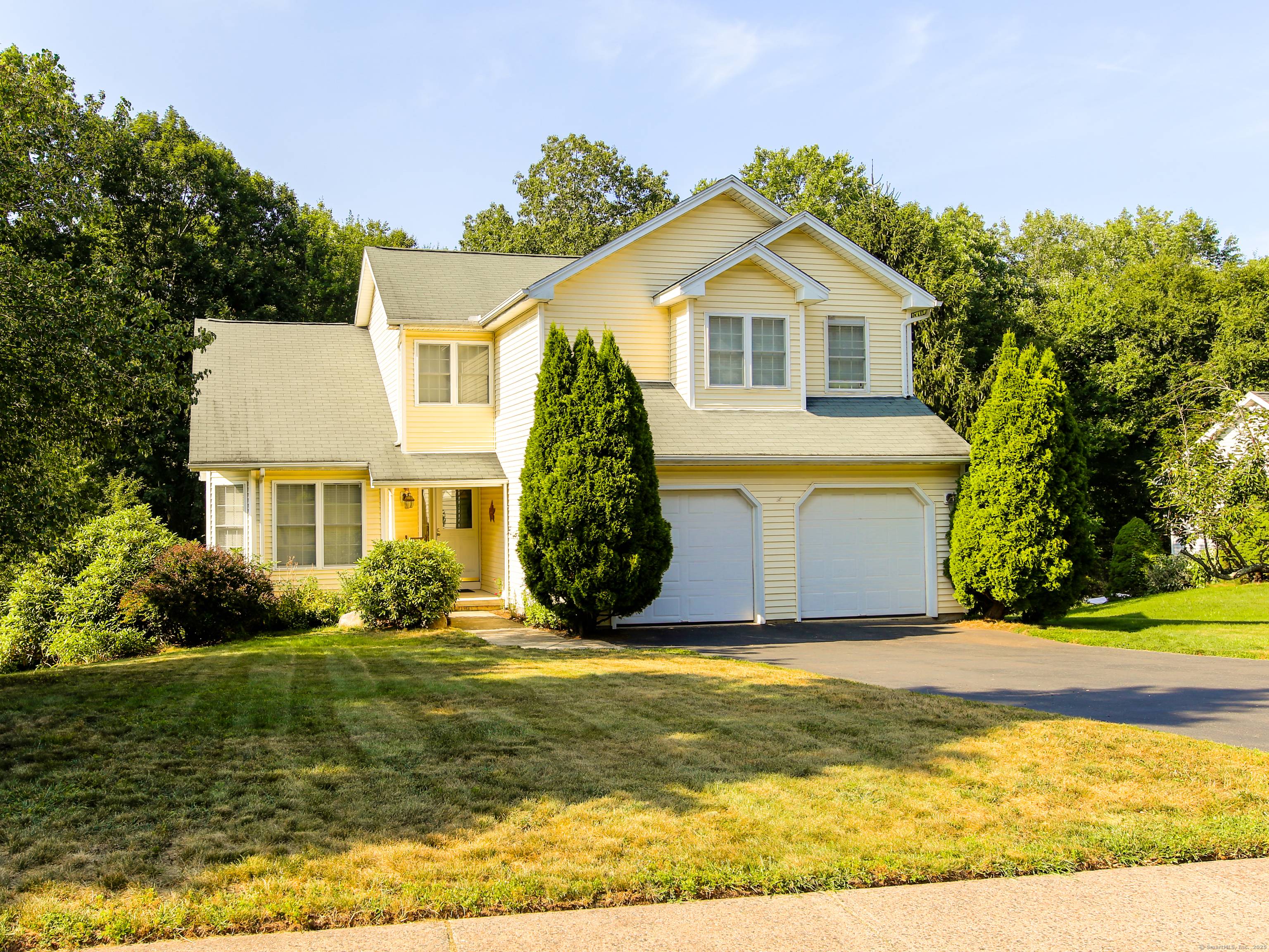 Welcome to 112 Folly Brook Lane, a spacious three bedroom, two and a half bathroom home nestled in the desirable Walek Farms neighborhood of Manchester.