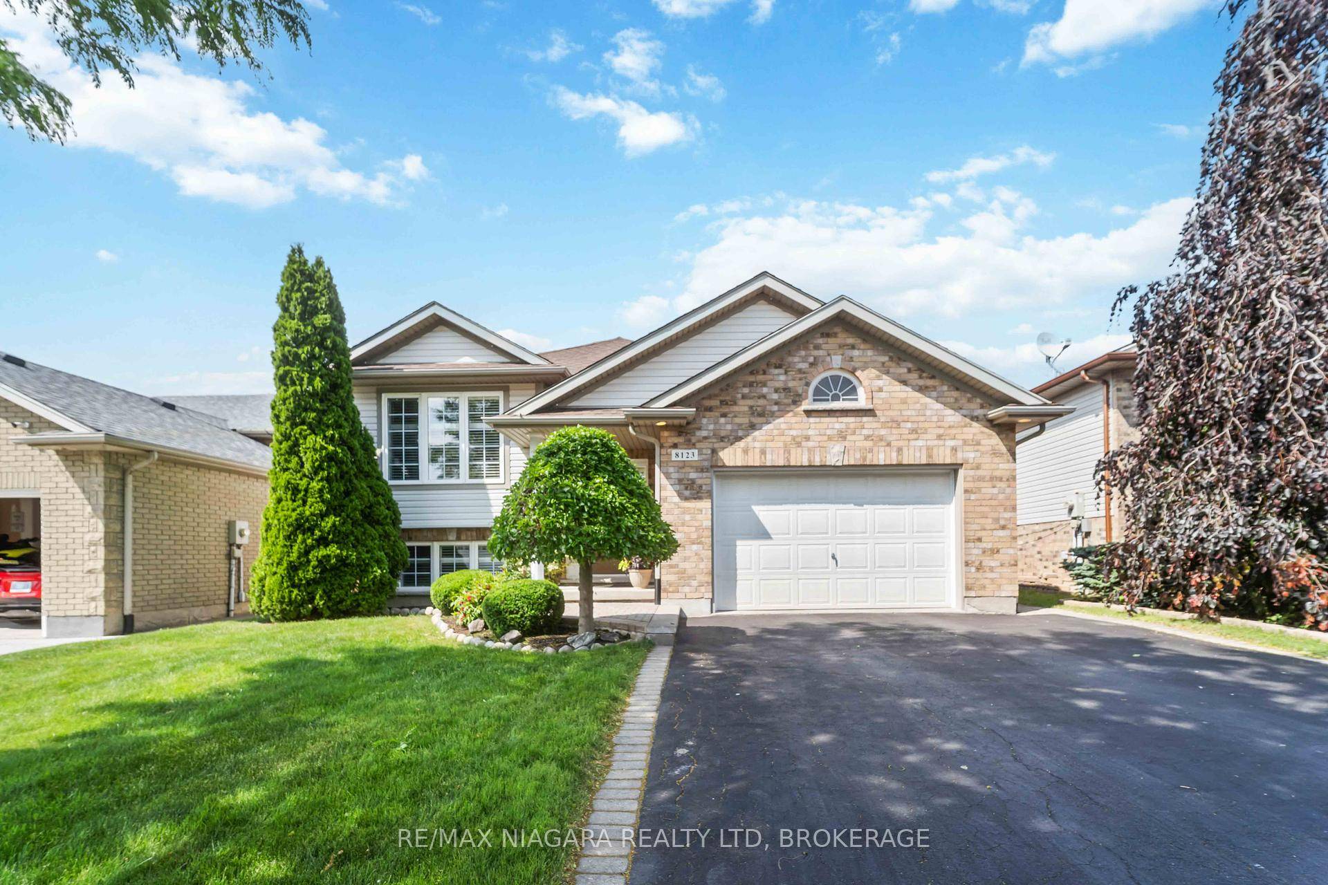 Welcome to this well maintained raised bungalow located in a quiet, family friendly Beaver Valley neighbourhood just minutes from all amenities.