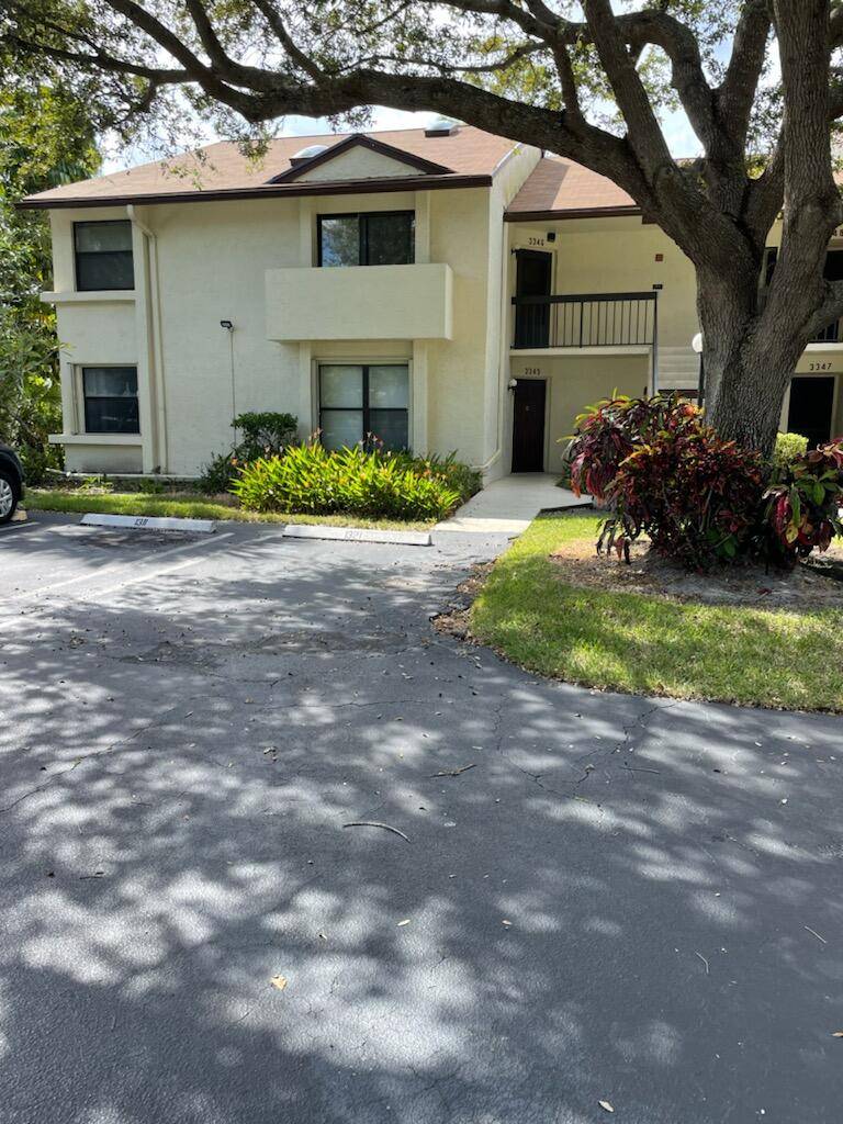 Seller offering 5, 000. 00 towards Buyers Closing Costs !