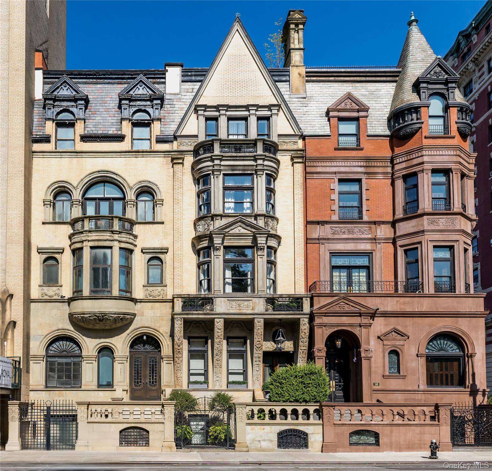 THE WILLIAM NOBLE HOUSE A Home with History and a Future to Call Your Own A Legacy Home for the Next Generation As one of the few remaining single family ...