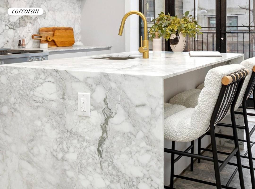 Welcome to the epitome of luxury living !