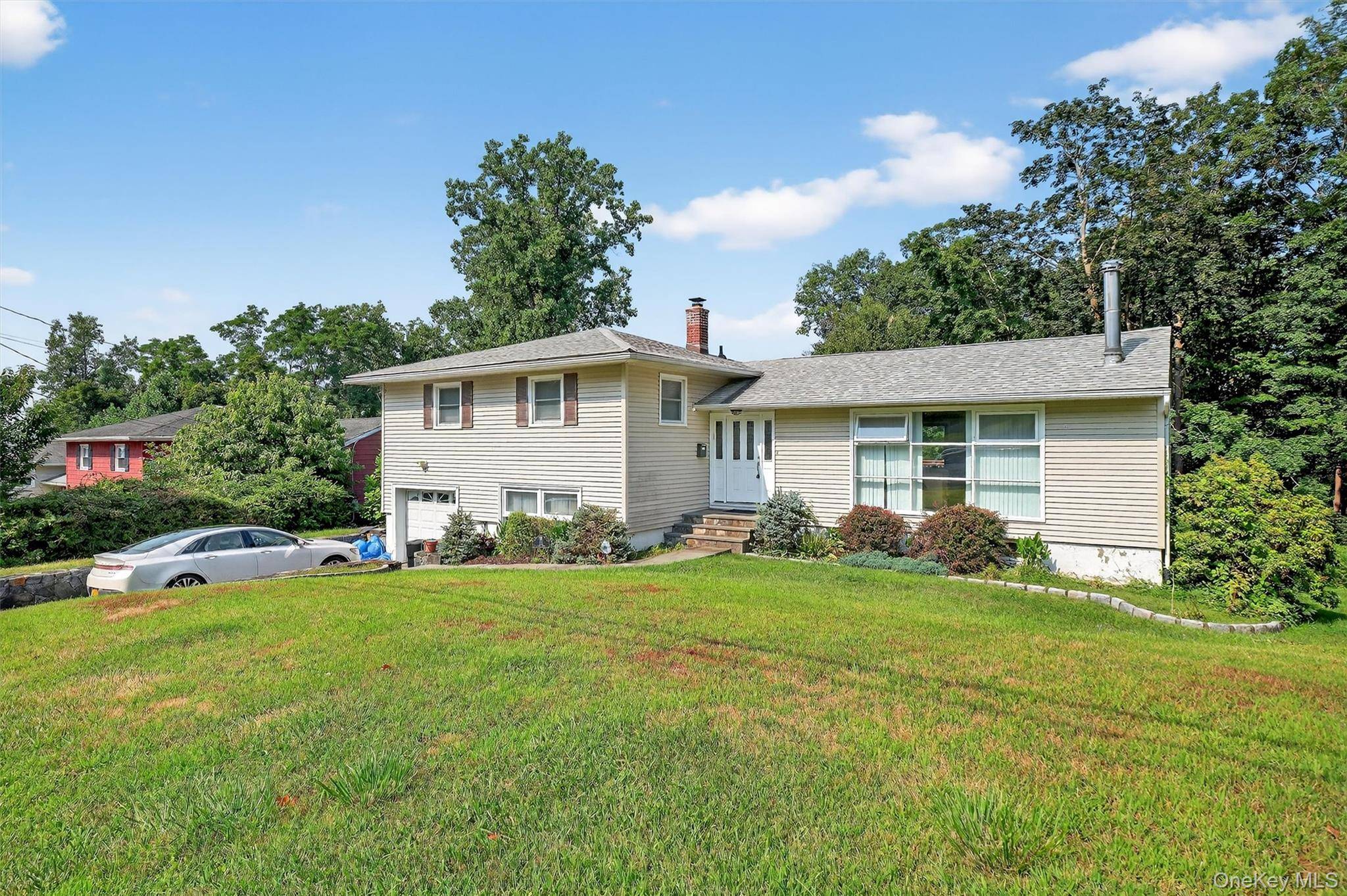 Hudson River Views in an ideal neighborhood !