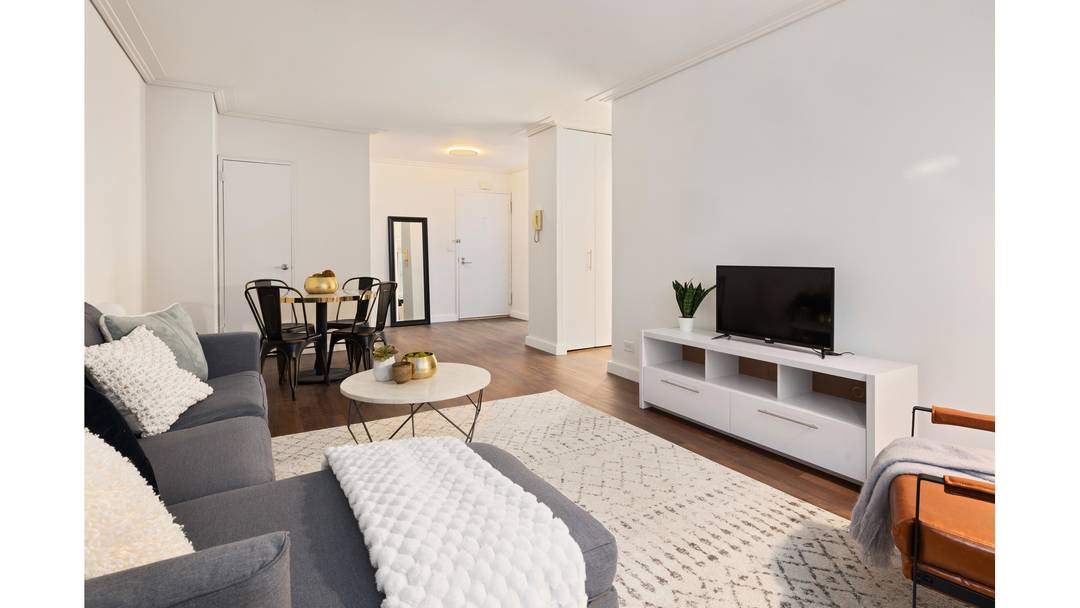 Spacious south facing one bedroom, one bathroom apartment in a luxury full service building located in Midtown West.