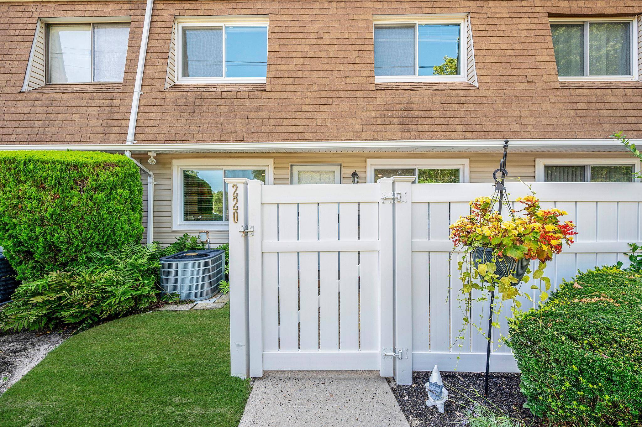 WELCOME TO THIS CHARMING 2 BEDROOM, 1 BATH CONDO NESTLED IN THE HIGHLY SOUGHT AFTER AND SERENE COMMUNITY OF WAVERLY PARK.