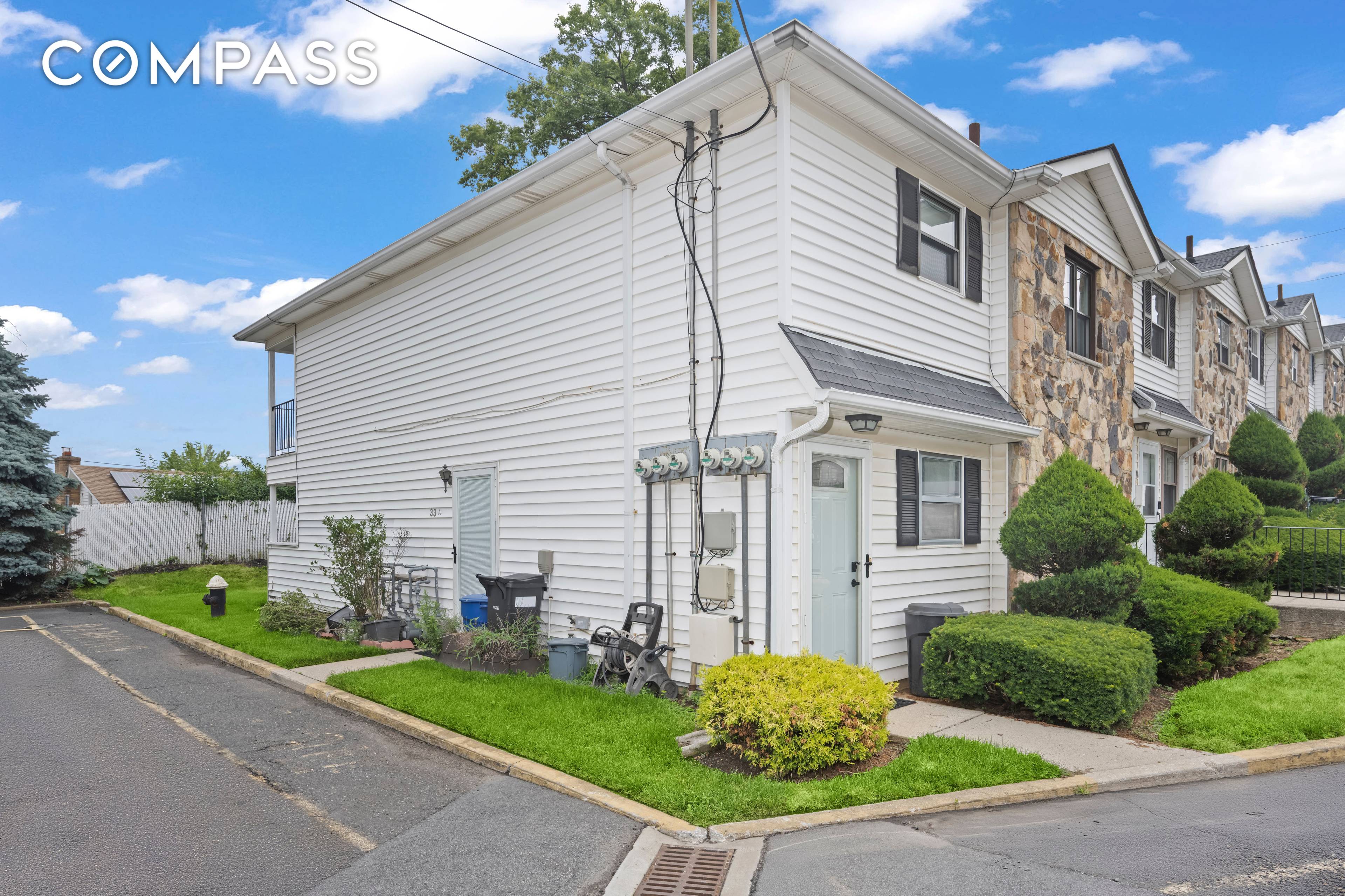 Welcome to 33A Bradley Court, a move in ready 2 bedroom, 1 bathroom home in a quiet, well maintained Willowbrook section of Staten Island.
