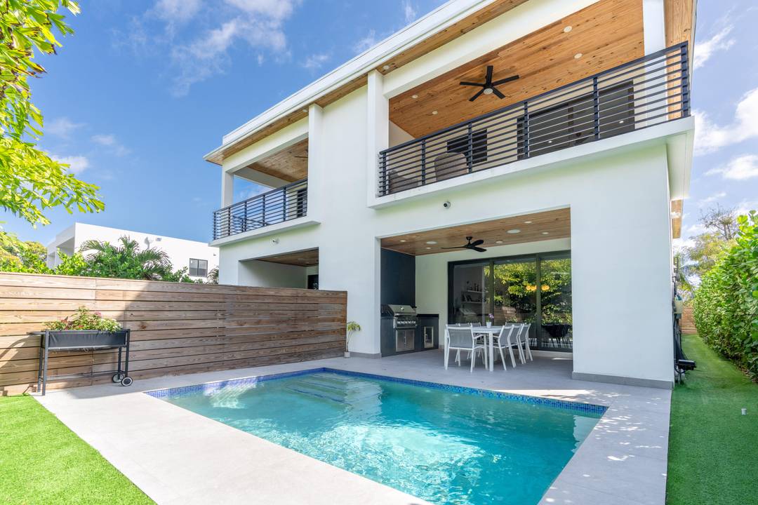 1123 NE 12th Avenue A, Fort Lauderdale, FL 33304