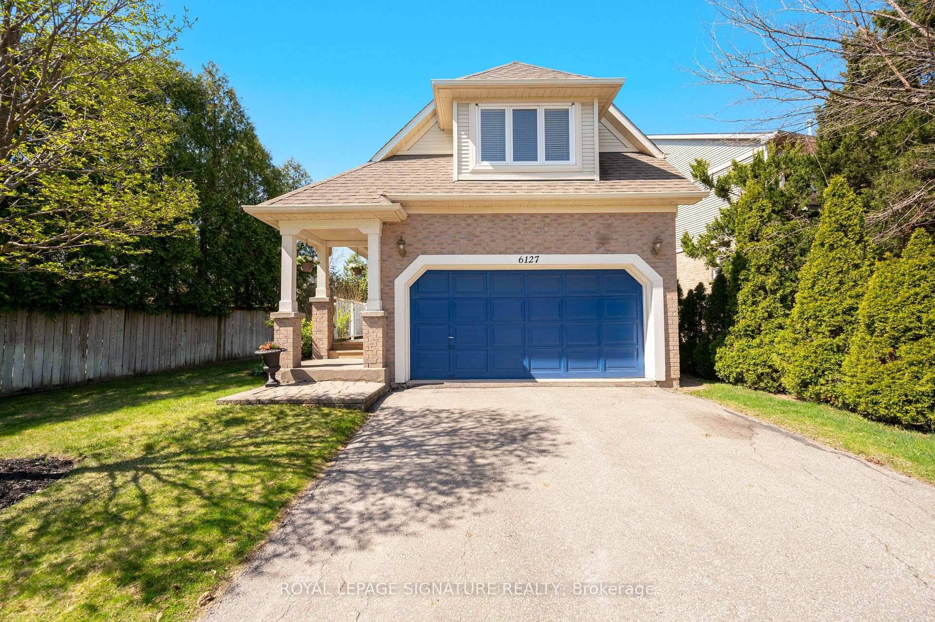 Located in the highly sought after Central Erin Mills area, this beautifully landscaped detached home with dbl car garage, offers a perfect blend of style, comfort, and functionality.